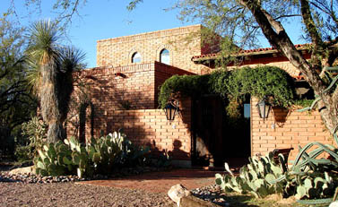 frontview 
                  		of Desert Trails B&B